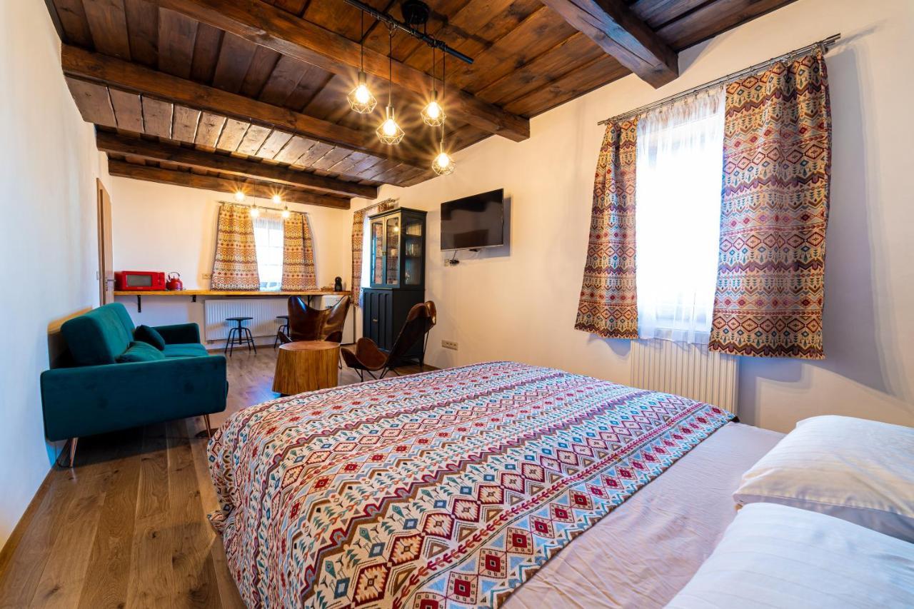 Ranc Pod Ostrou Skalou Guest House Stratena Ngoại thất bức ảnh