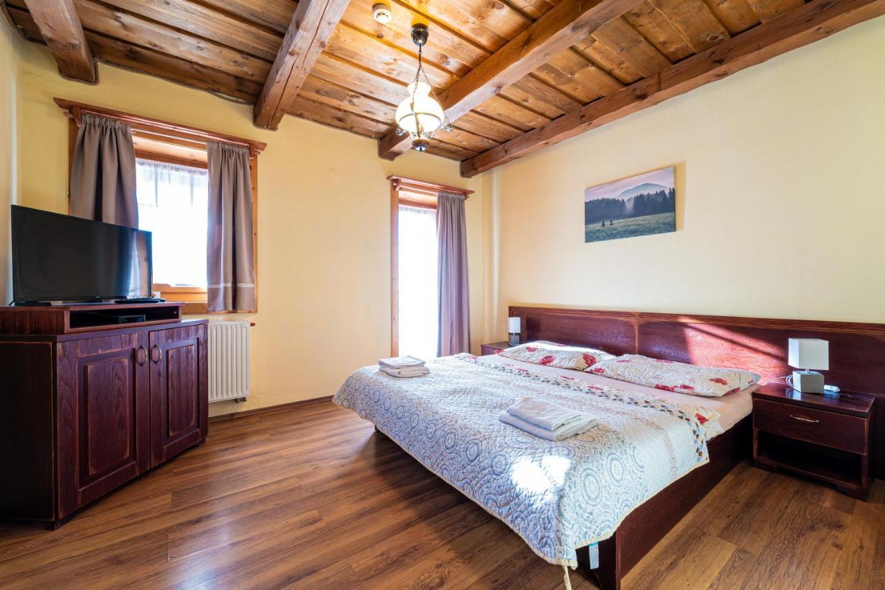 Ranc Pod Ostrou Skalou Guest House Stratena Ngoại thất bức ảnh