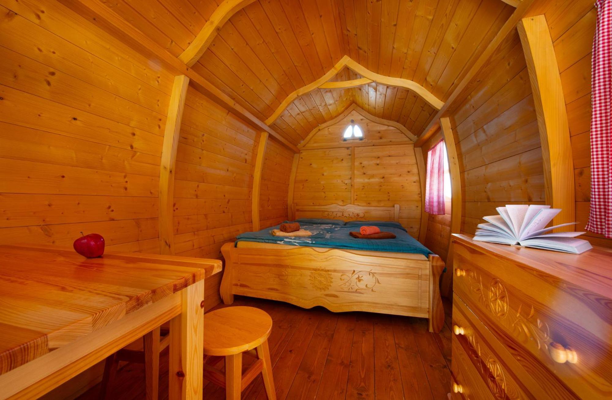 Ranc Pod Ostrou Skalou Guest House Stratena Ngoại thất bức ảnh