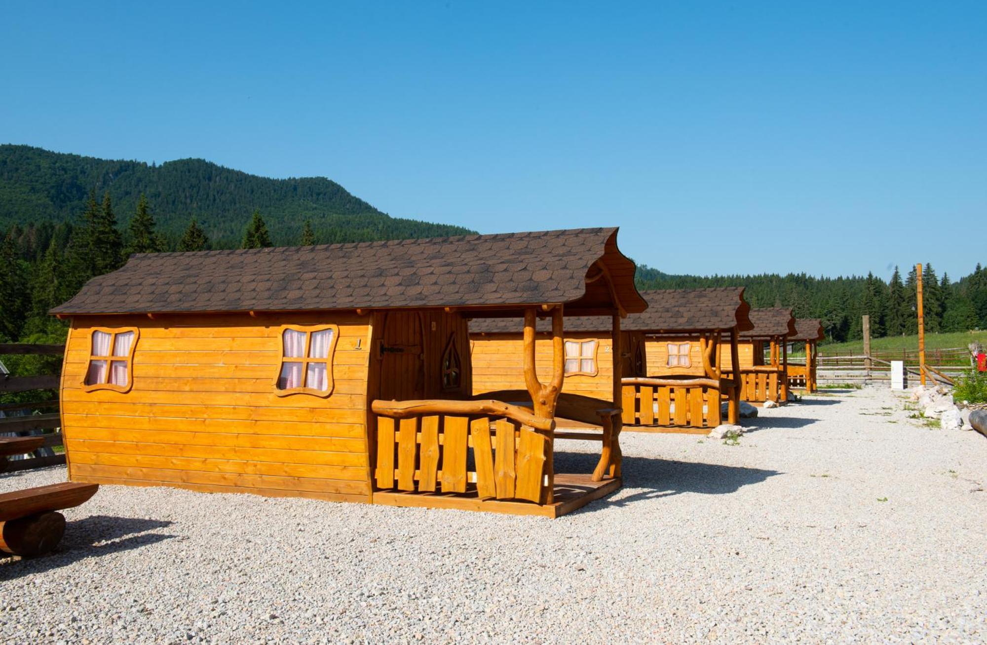 Ranc Pod Ostrou Skalou Guest House Stratena Ngoại thất bức ảnh